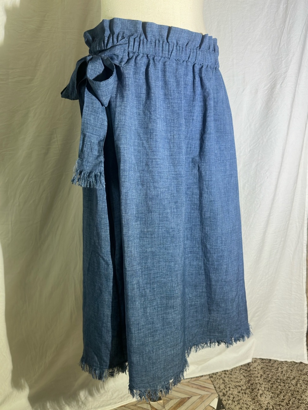 Umgee Blue Chambray Paper Bag Waist Midi Fringe Hem Skirt Boho Size Medium - Picture 7 of 8